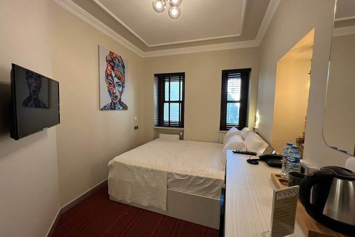 Room 18 of 47