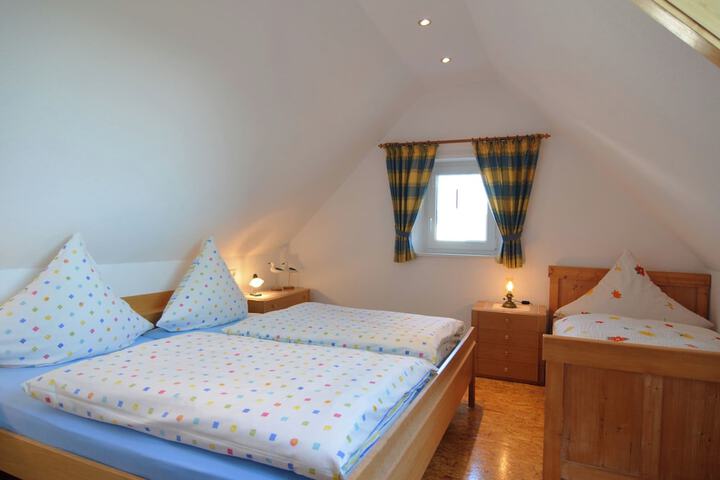 Room 3 of 38