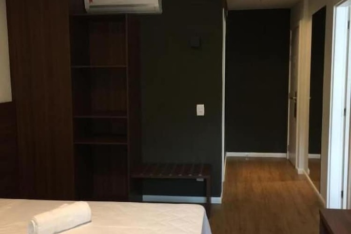 Room 12 of 42