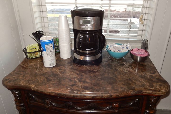 Breakfast/Coffee Service 28 of 34