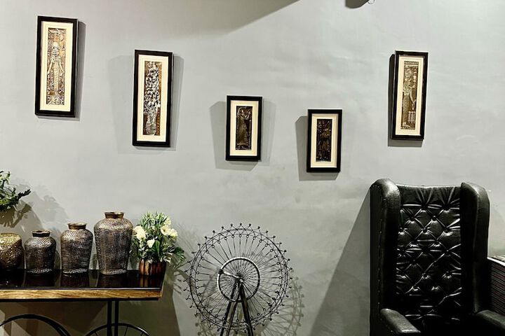 Room 8 of 13