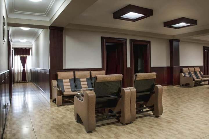 Ballroom/Hall 28 of 35