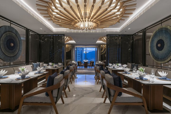 Dining 60 of 91