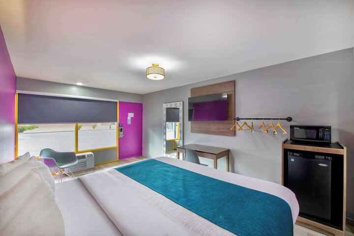 Room 8 of 36