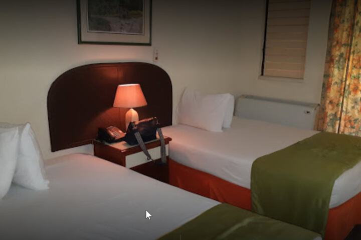 Room 3 of 33