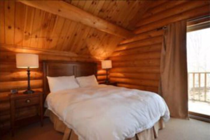 Room 8 of 18