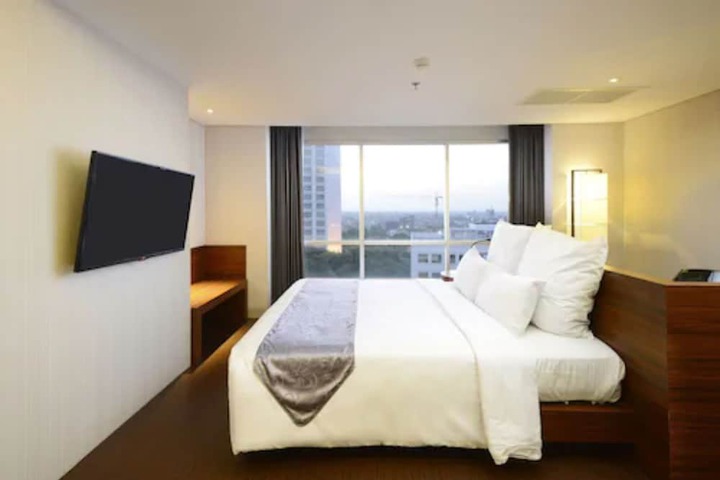 Room 28 of 87