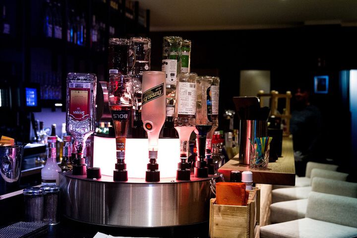 Lounge 96 of 103