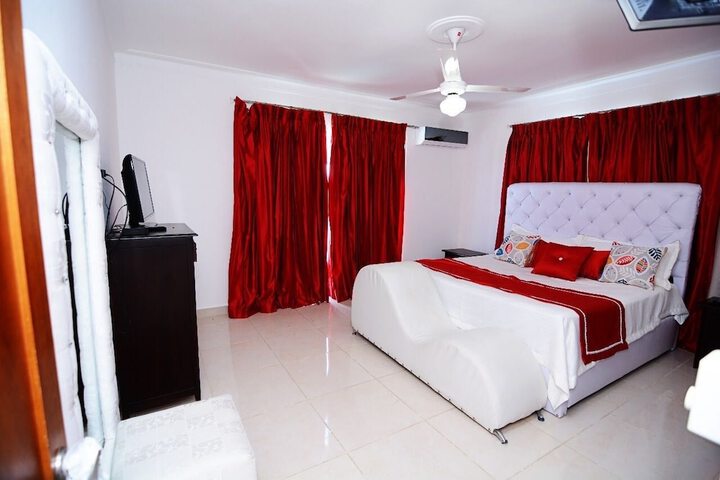Room 5 of 26