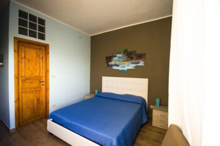 Room 5 of 19