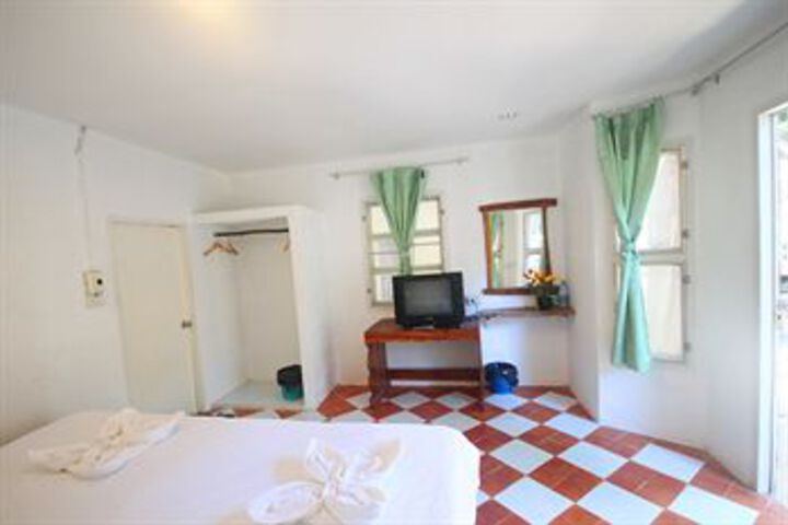 Room 28 of 46