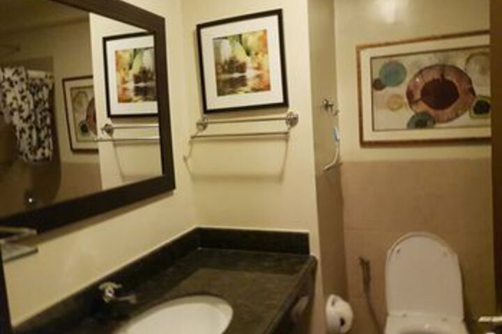 Room 4 of 42