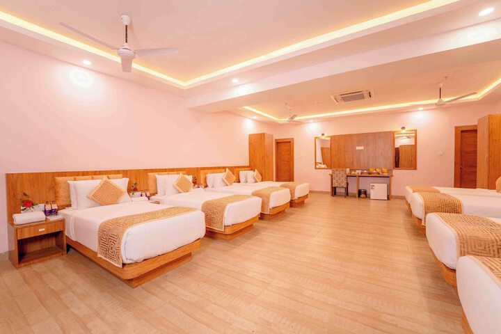 Room 8 of 19