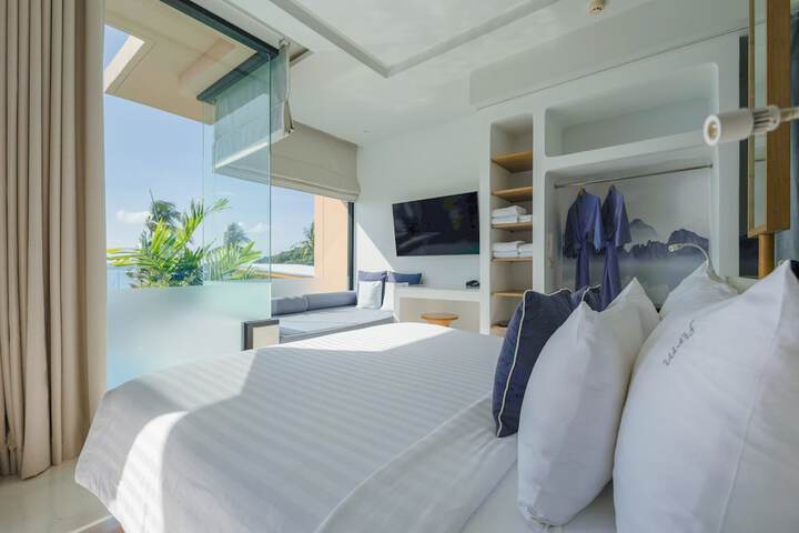 Room 25 of 143
