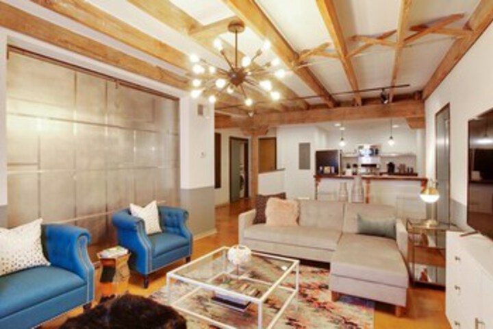 Image of Luxury 2BR 2BA Rooftop Apt in CBD by Domio