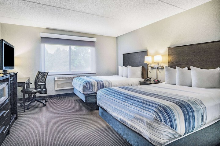 2 Double Beds Accessible Room (3 of 5)