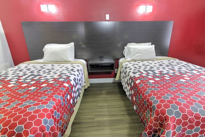 2 Double Beds (7 of 7)