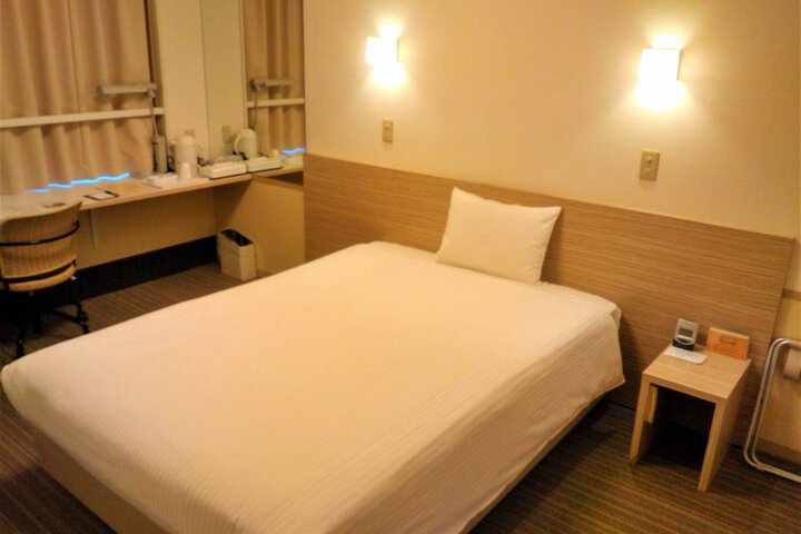 Room 4 of 34