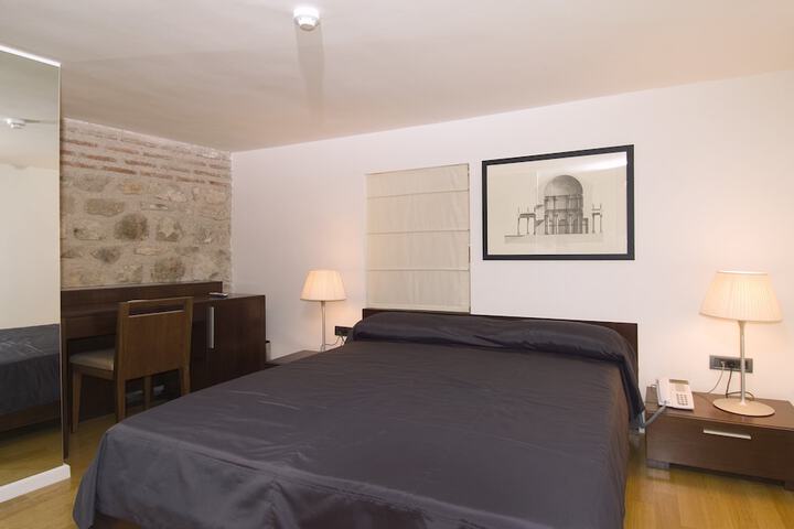 Room 9 of 65