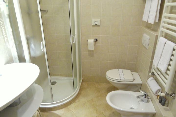 Room 19 of 32