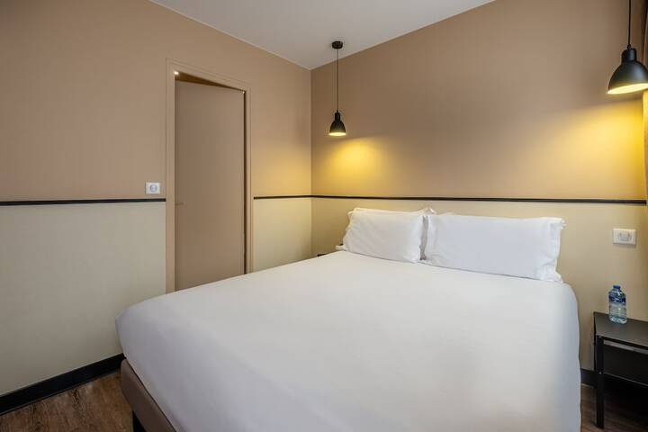 Room 30 of 64