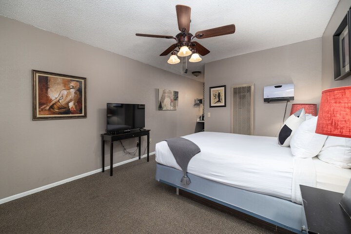 Room 15 of 68