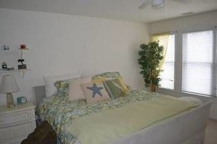 Room 4 of 10