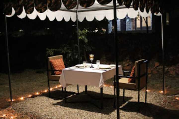 Dining 36 of 44