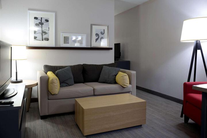 2 Queen Beds (6 of 7)
