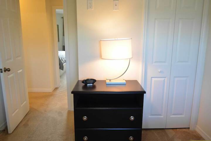 Room 40 of 221