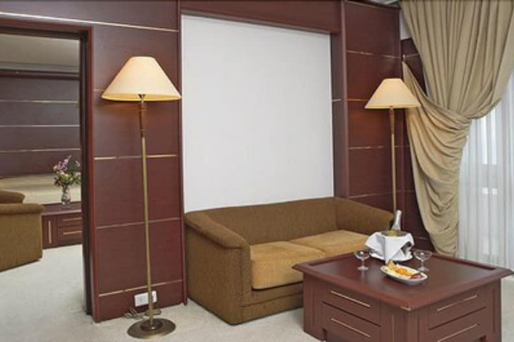 Room 8 of 31
