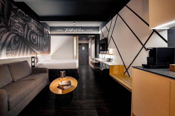 Room 15 of 32