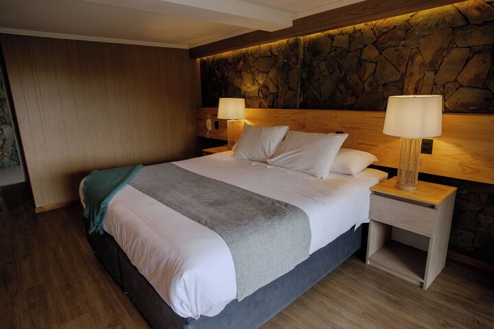 Room 4 of 12