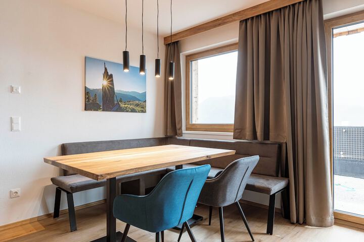 Room 10 of 74