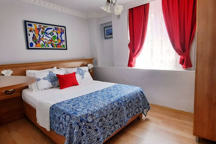 Room 3 of 33