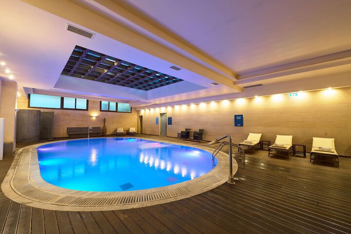 Pool 74 of 169