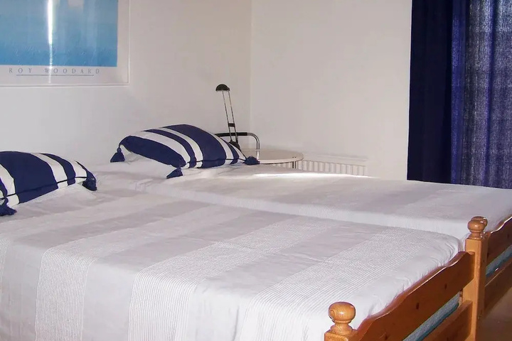 Room 3 of 7
