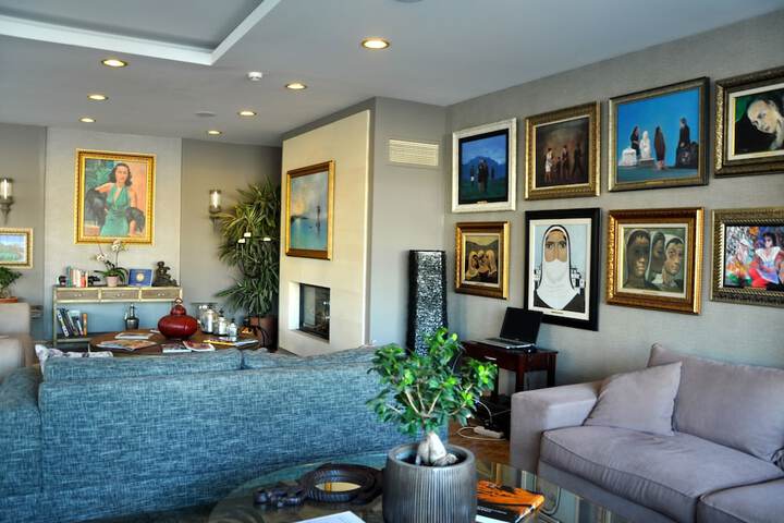 Entrance & Lobby