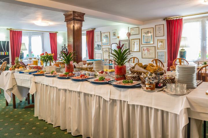 Breakfast/Coffee Service 13 of 24