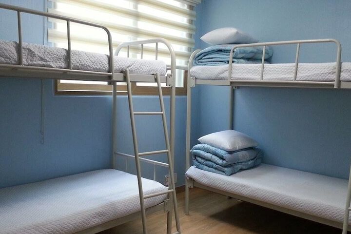 Room 18 of 100