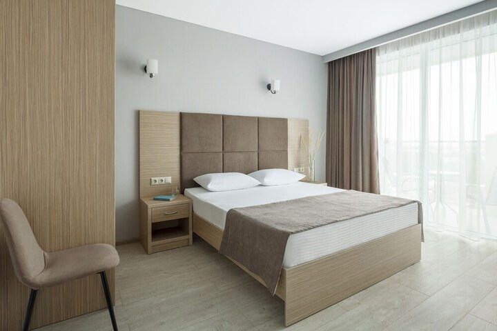 Room 6 of 19