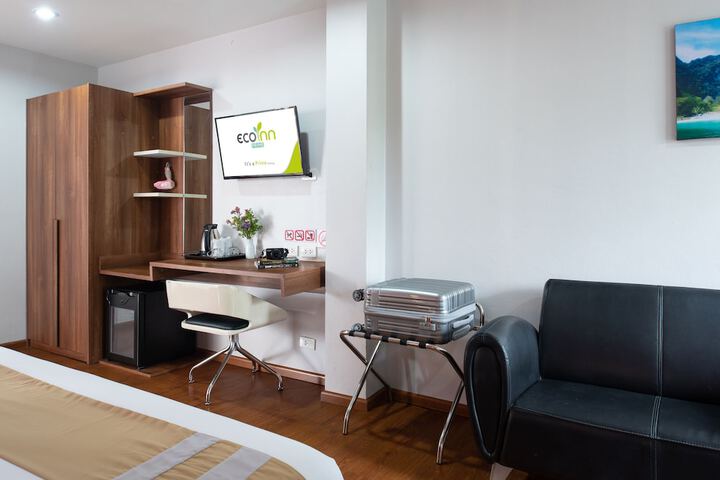Room 16 of 42