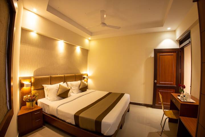Room 16 of 36