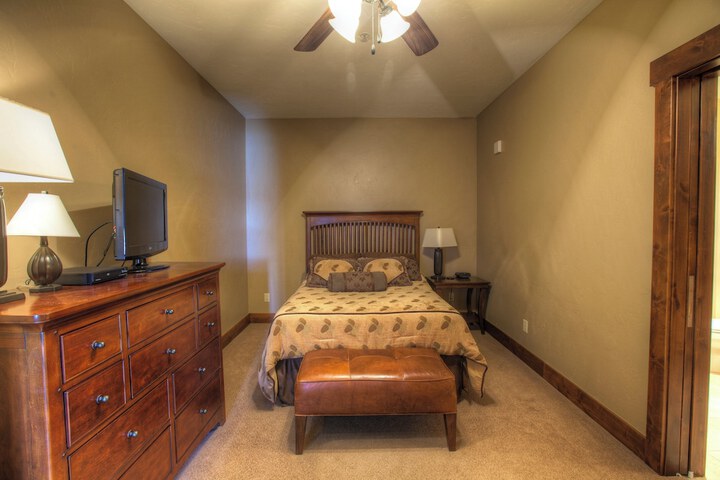 Room 20 of 137