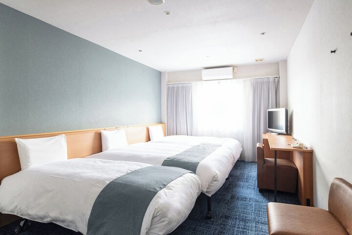 Room 13 of 42