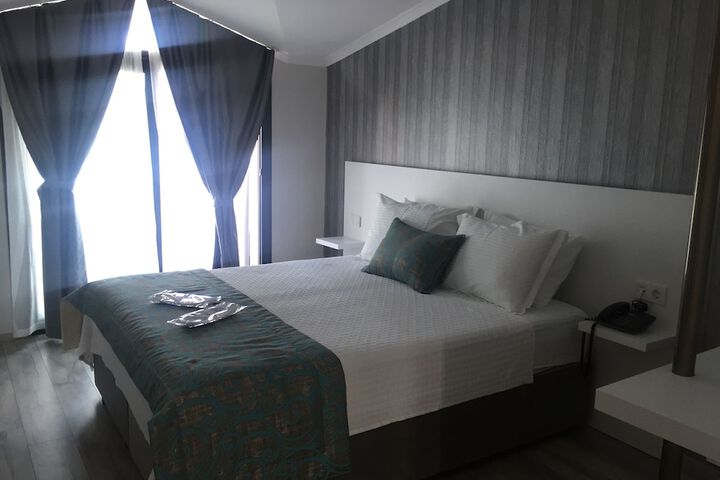 Room 2 of 11