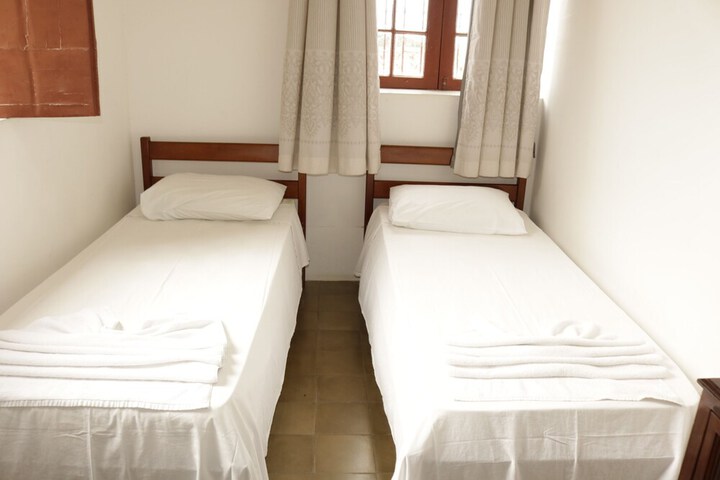 Room 9 of 157