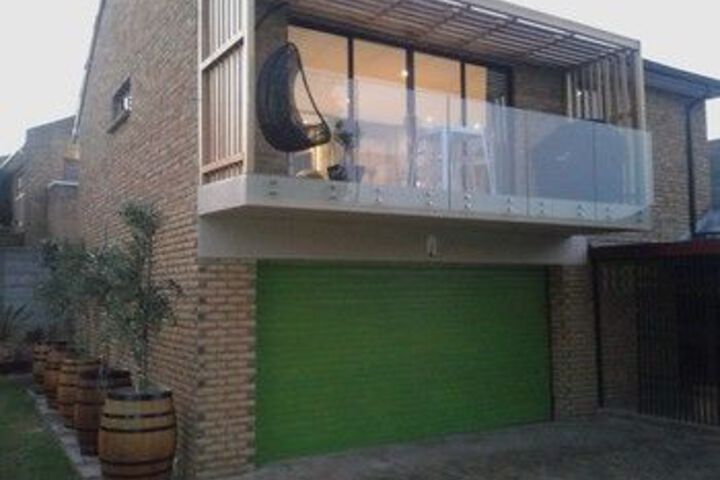 Cape Wine Valley House