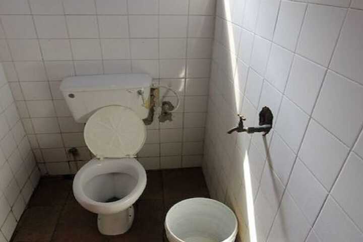Room 2 of 3