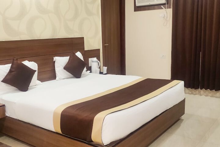 Room 15 of 42